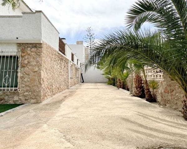 7 soverom Villa til salgs i La Zenia, Orihuela med svømmebasseng - € 899 000 (Ref: 8243912)