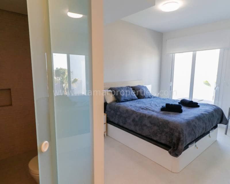 3 Zimmer Apartment zu verkaufen in El Raso mit Pool - 349.000 € (Ref: 8309477)