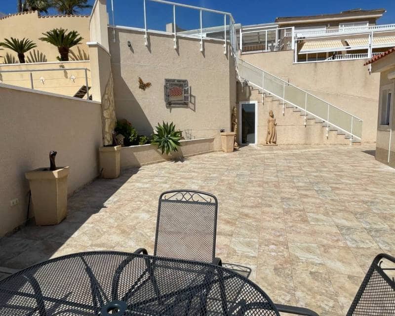 3 bedroom Villa for sale in Ciudad Quesada with pool - € 595,000 (Ref: 8420098)