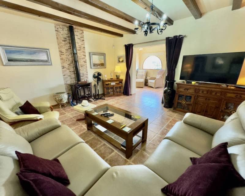 3 chambre Finca/Maison de Campagne à vendre à Orihuela avec piscine - 430 000 € (Ref: 8420101)