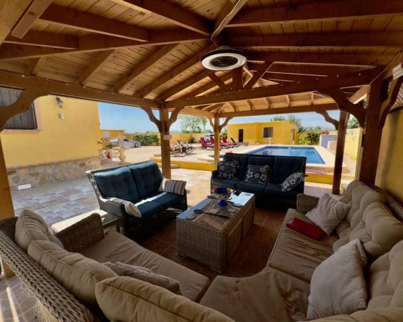 3 chambre Finca/Maison de Campagne à vendre à Orihuela avec piscine - 430 000 € (Ref: 8420101)