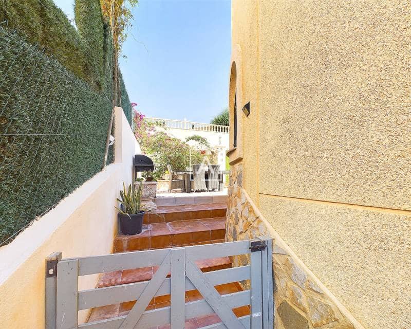 3 slaapkamer Villa te koop in Pinar de Campoverde met zwembad - € 249.995 (Ref: 8515057)