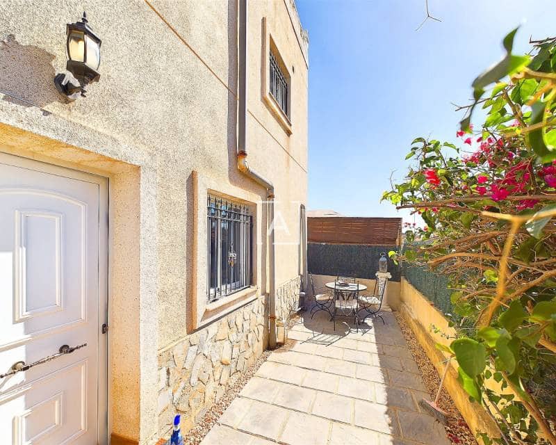 3 slaapkamer Villa te koop in Pinar de Campoverde met zwembad - € 249.995 (Ref: 8515057)