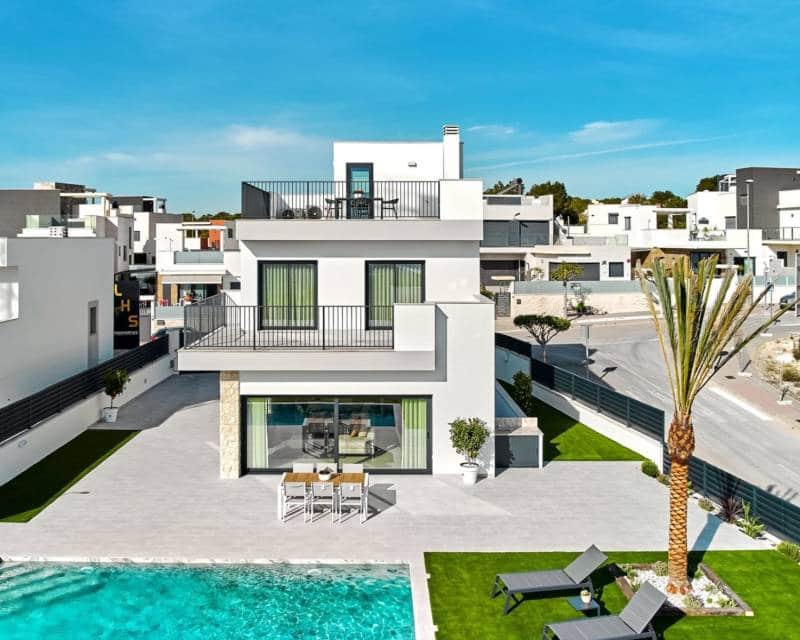 3 bedroom Villa for sale in San Miguel de Salinas with pool - € 574,000 (Ref: 8568658)