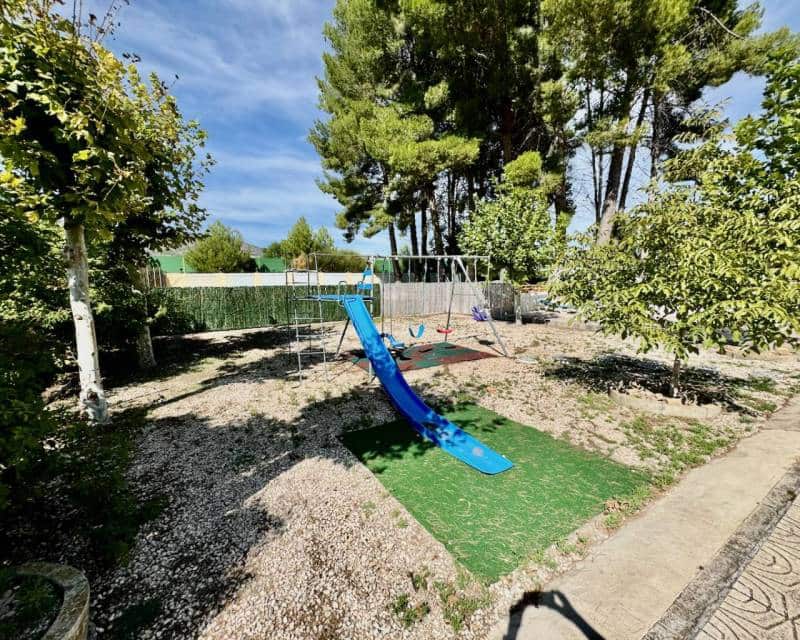 8 soveværelse Finca/Landehus til salg i Castalla med swimmingpool - € 655.000 (Ref: 8572960)