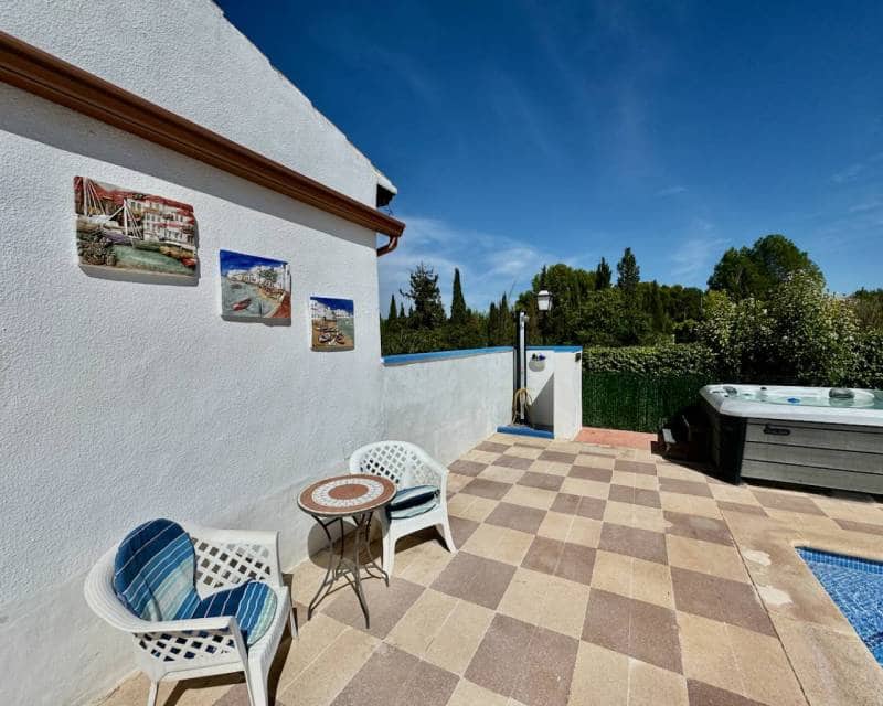 8 soveværelse Finca/Landehus til salg i Castalla med swimmingpool - € 655.000 (Ref: 8572960)