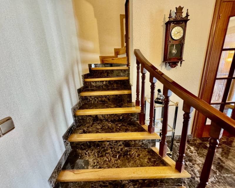 8 soveværelse Finca/Landehus til salg i Castalla med swimmingpool - € 655.000 (Ref: 8572960)