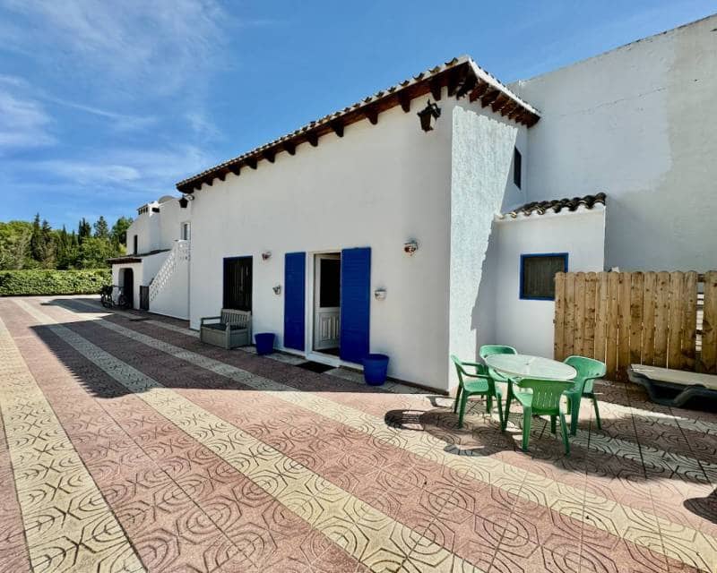 8 soveværelse Finca/Landehus til salg i Castalla med swimmingpool - € 655.000 (Ref: 8572960)