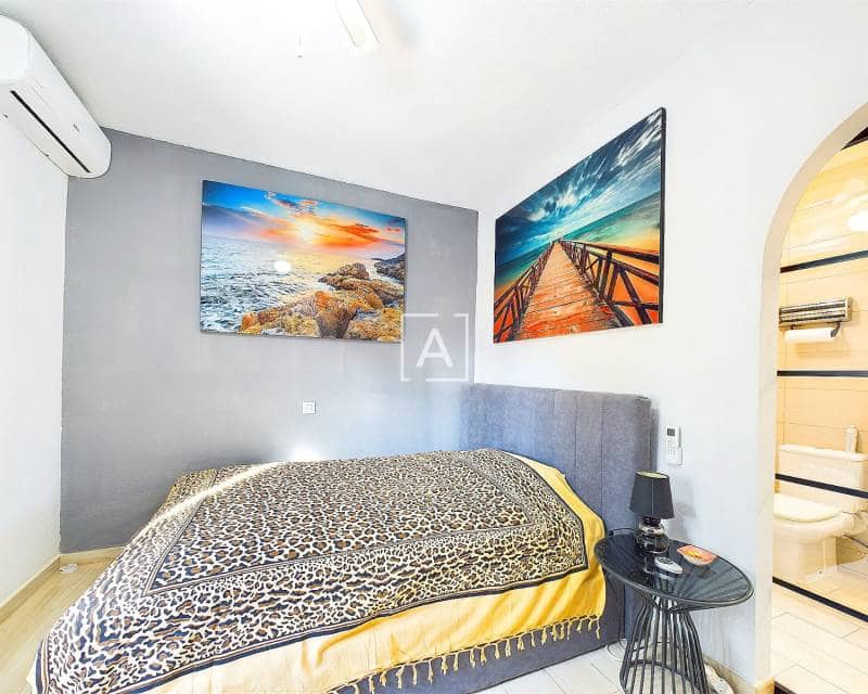 4 quarto Moradia para venda em Pinar de Campoverde com piscina - 440 000 € (Ref: 8732148)