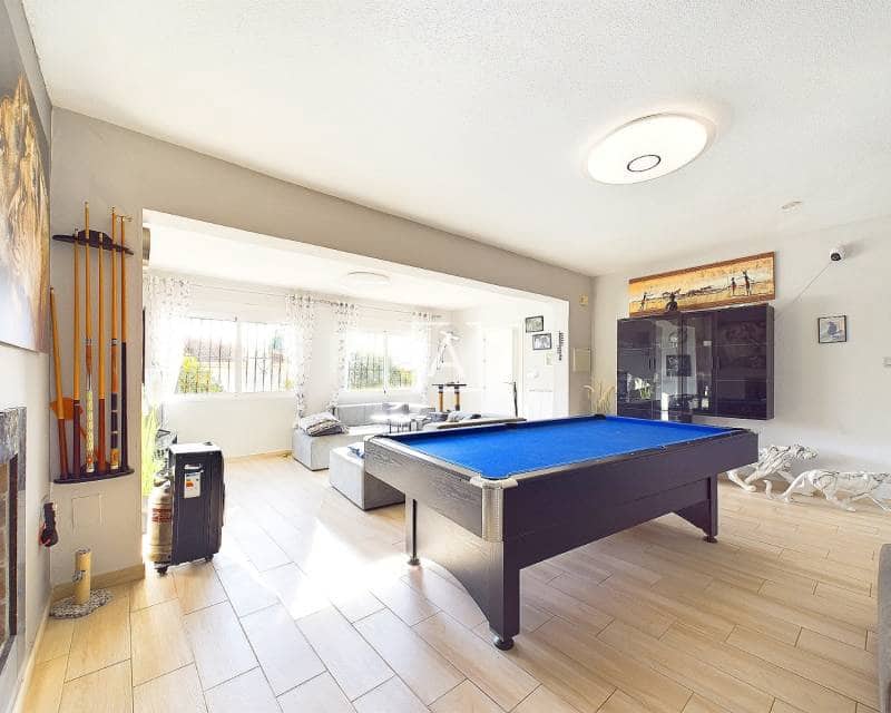 4 quarto Moradia para venda em Pinar de Campoverde com piscina - 440 000 € (Ref: 8732148)