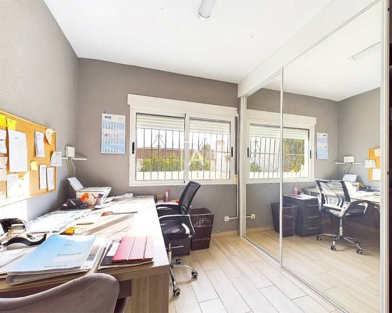 4 quarto Moradia para venda em Pinar de Campoverde com piscina - 440 000 € (Ref: 8732148)