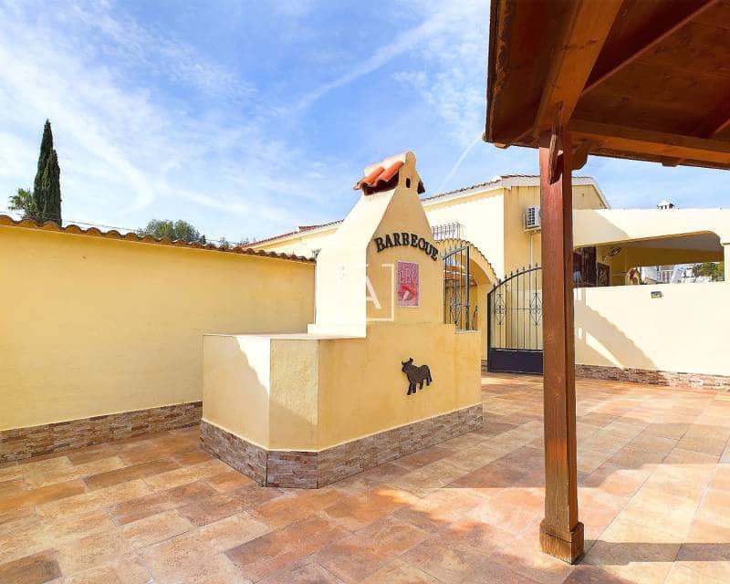 4 quarto Moradia para venda em Pinar de Campoverde com piscina - 440 000 € (Ref: 8732148)