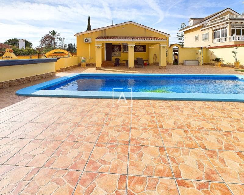 4 quarto Moradia para venda em Pinar de Campoverde com piscina - 440 000 € (Ref: 8732148)