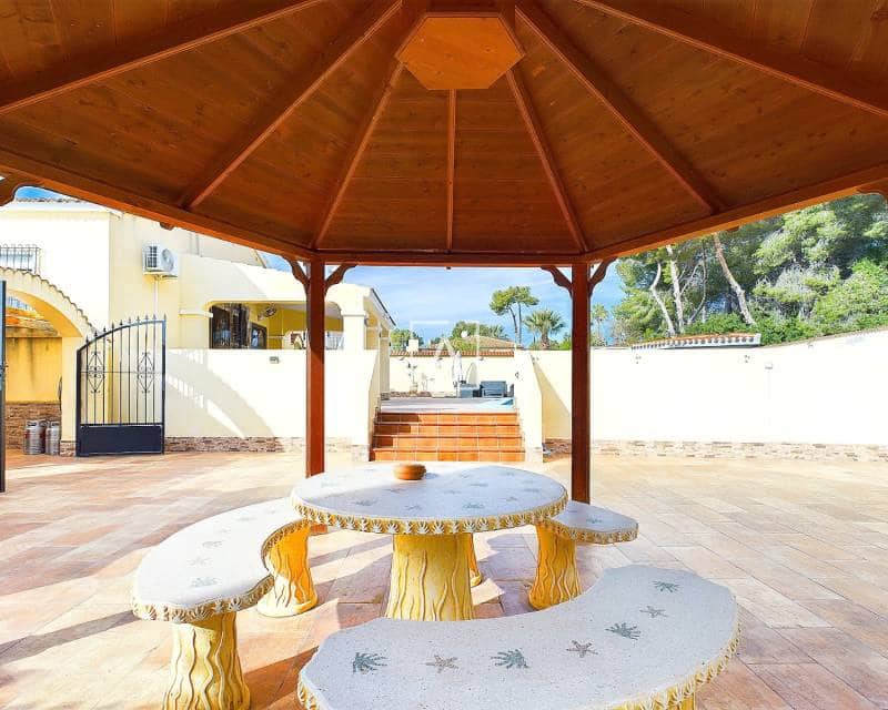 4 quarto Moradia para venda em Pinar de Campoverde com piscina - 440 000 € (Ref: 8732148)