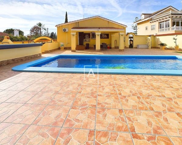 4 quarto Moradia para venda em Pinar de Campoverde, Pilar de la Horadada com piscina - 440 000 € (Ref: 8732148)