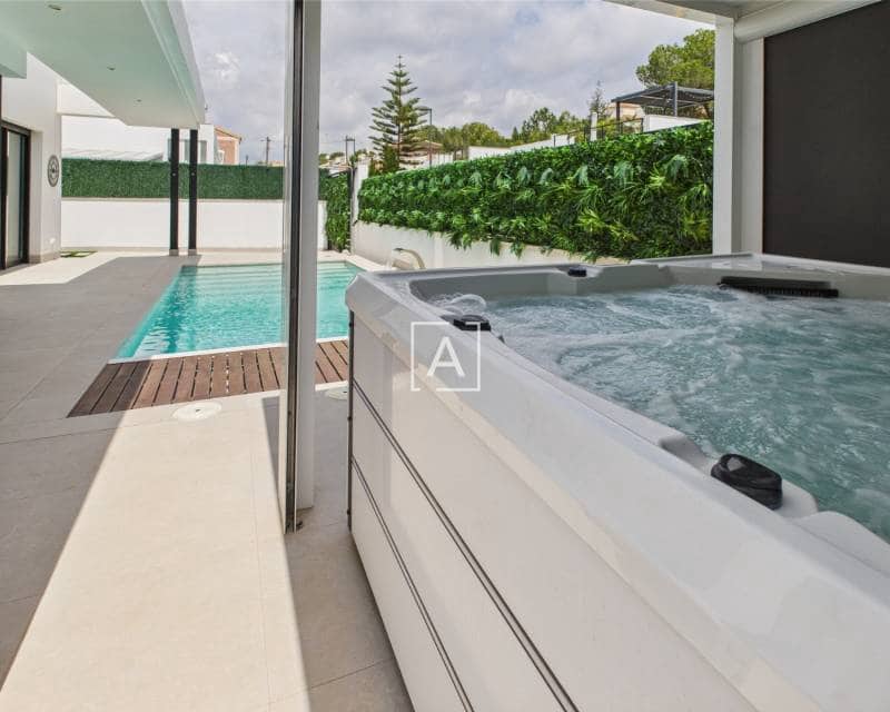 2 quarto Moradia para venda em Pinar de Campoverde com piscina - 385 000 € (Ref: 8987780)