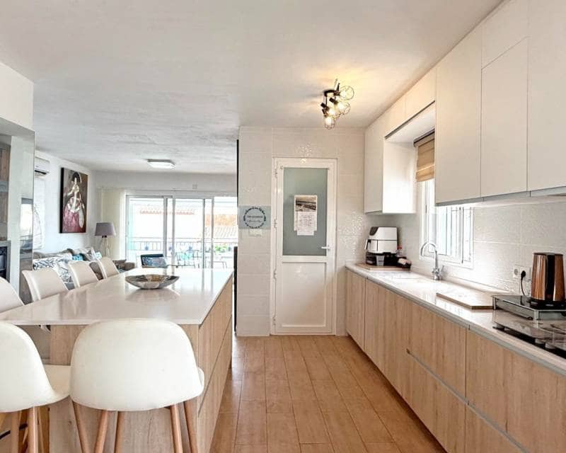 2 soveværelse Villa til salg i Villamartin med swimmingpool - € 449.900 (Ref: 9191437)