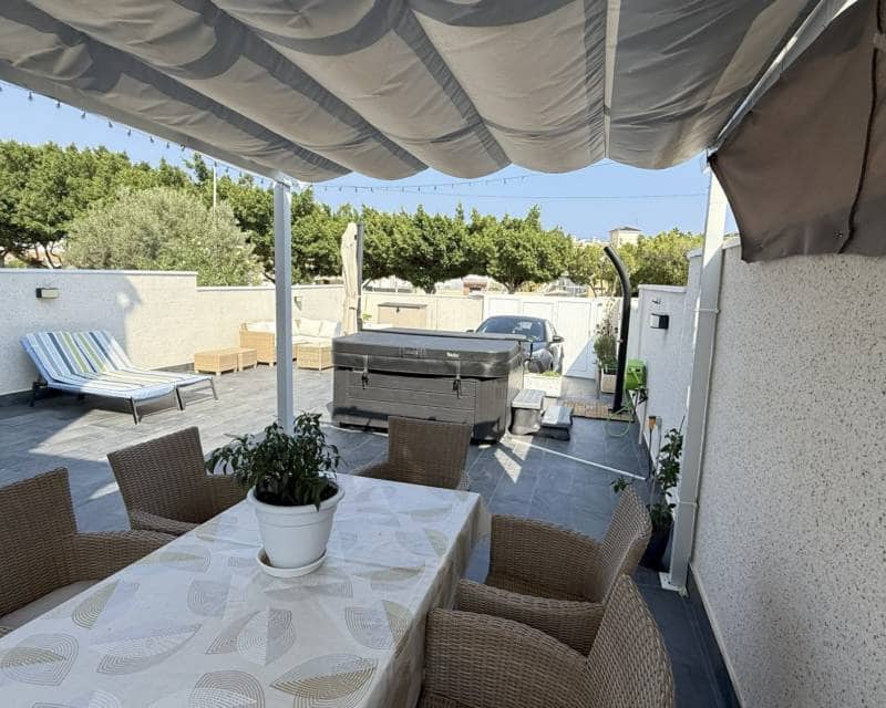 2 sypialnia Dom na sprzedaż w La Zenia z basenem - 349 900 € (Ref: 9191440)