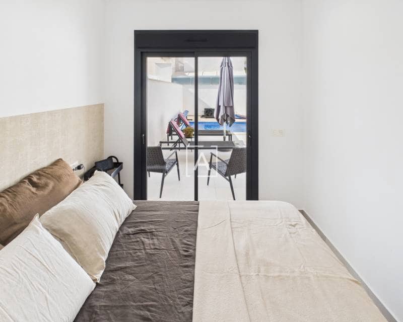 2 slaapkamer Villa te koop in Pilar de la Horadada met zwembad - € 299.995 (Ref: 9243662)