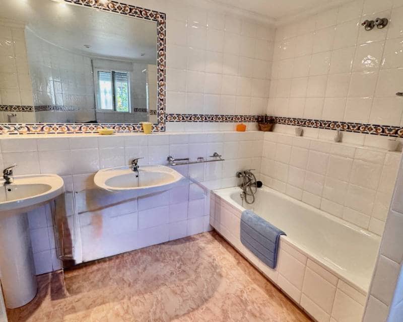 5 soverom Villa til salgs i Benferri med svømmebasseng - € 350 000 (Ref: 9296072)