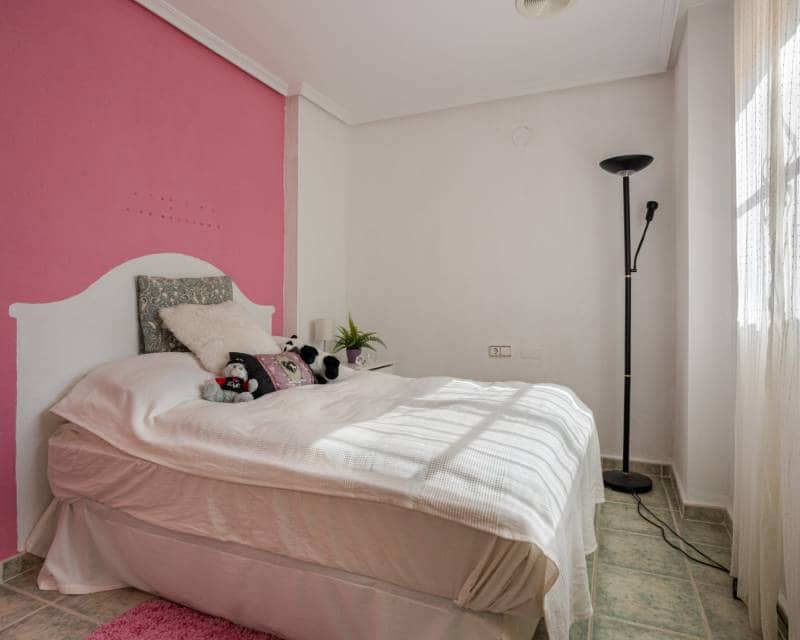 2 soveværelse Villa til salg i Guardamar del Segura med swimmingpool - € 299.900 (Ref: 9345172)