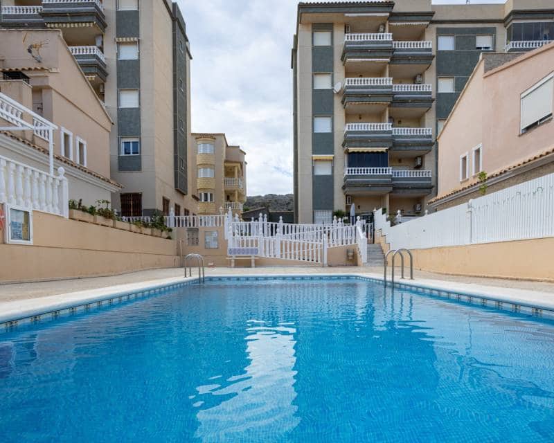 2 soveværelse Villa til salg i Guardamar del Segura med swimmingpool - € 299.900 (Ref: 9345172)