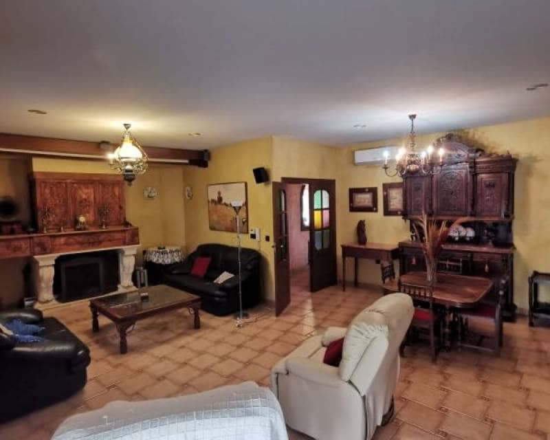 4 bedroom Villa for sale in Orihuela with pool - € 1,450,000 (Ref: 9345173)