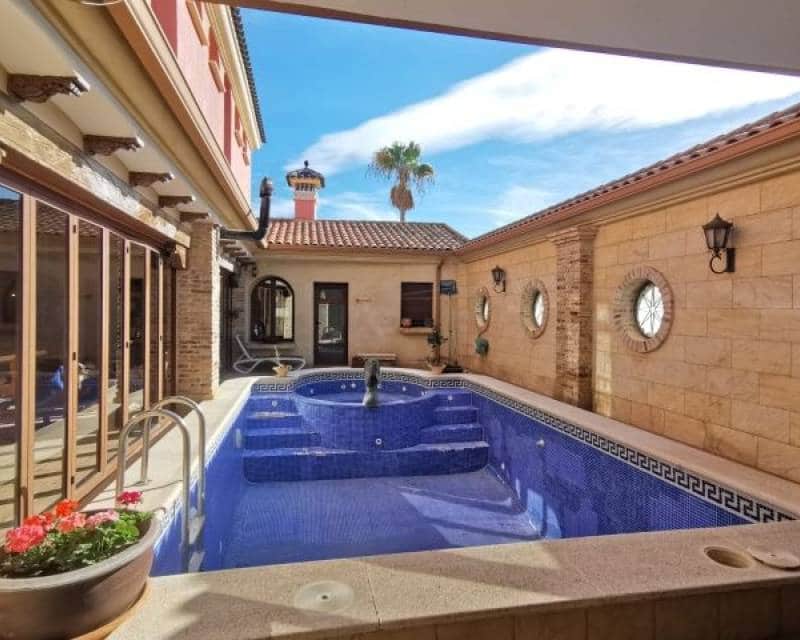 4 bedroom Villa for sale in Orihuela with pool - € 1,450,000 (Ref: 9345173)