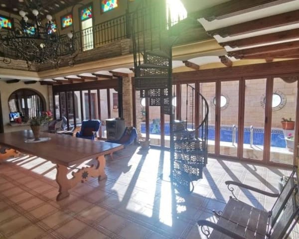 Chalet de 4 habitaciones en Orihuela en venta con piscina - 1.450.000 € (Ref: 9345173)