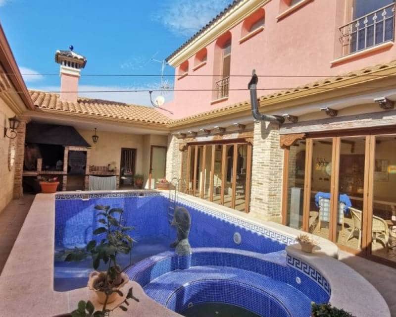4 bedroom Villa for sale in Orihuela with pool - € 1,450,000 (Ref: 9345173)
