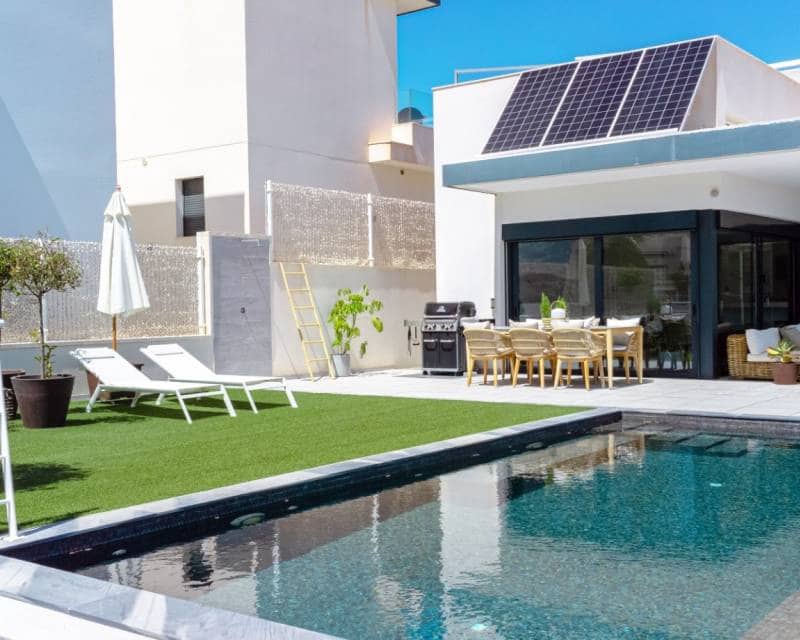 5 soveværelse Villa til salg i San Miguel de Salinas med swimmingpool - € 780.000 (Ref: 9345176)