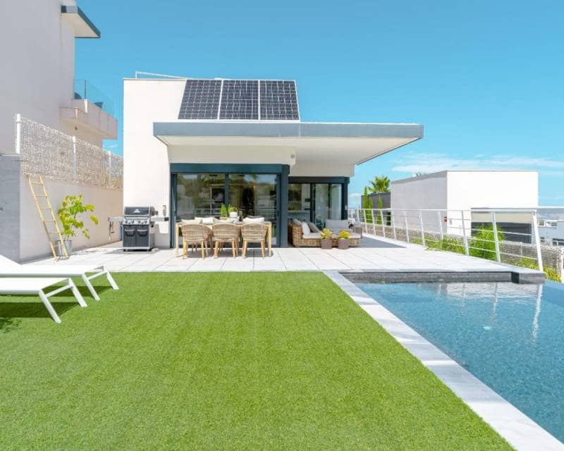 5 soveværelse Villa til salg i San Miguel de Salinas med swimmingpool - € 780.000 (Ref: 9345176)