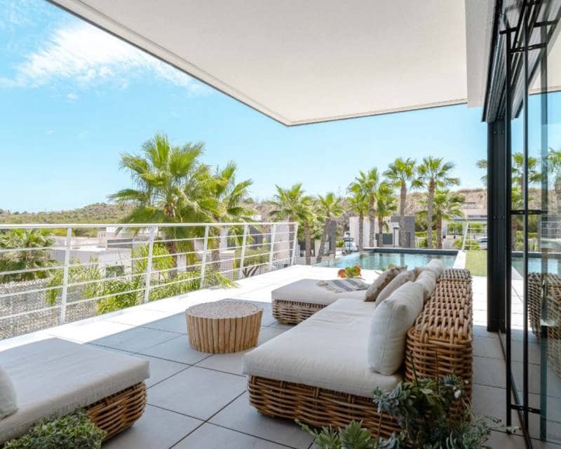 5 soveværelse Villa til salg i San Miguel de Salinas med swimmingpool - € 780.000 (Ref: 9345176)