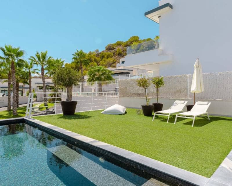 5 soveværelse Villa til salg i San Miguel de Salinas med swimmingpool - € 780.000 (Ref: 9345176)