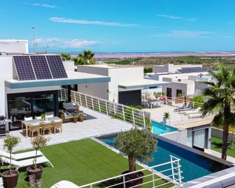 5 soveværelse Villa til salg i San Miguel de Salinas med swimmingpool - € 780.000 (Ref: 9345176)
