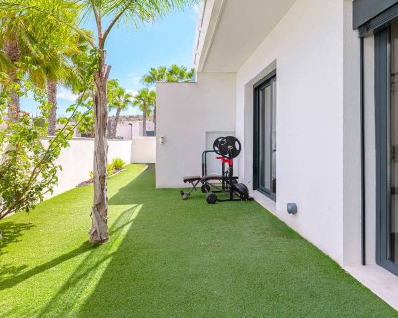 5 soveværelse Villa til salg i San Miguel de Salinas med swimmingpool - € 780.000 (Ref: 9345176)