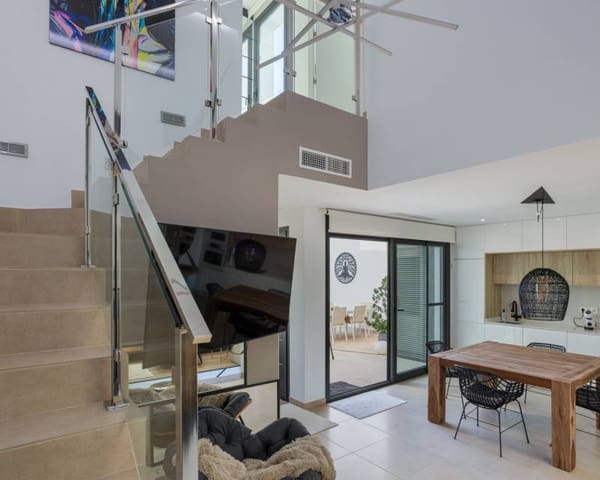 3 bedroom Townhouse for sale in Benijófar with pool - € 459,900 (Ref: 9345183)