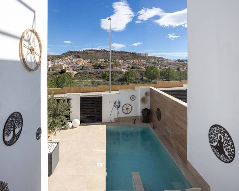 3 bedroom Townhouse for sale in Benijofar with pool - € 459,900 (Ref: 9345183)