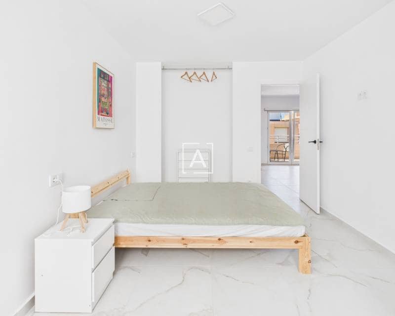 3 slaapkamer Penthouse te koop in Torrevieja - € 249.900 (Ref: 9352990)