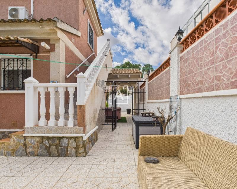 2 bedroom Townhouse for sale in Pinar de Campoverde - € 192,000 (Ref: 9360277)