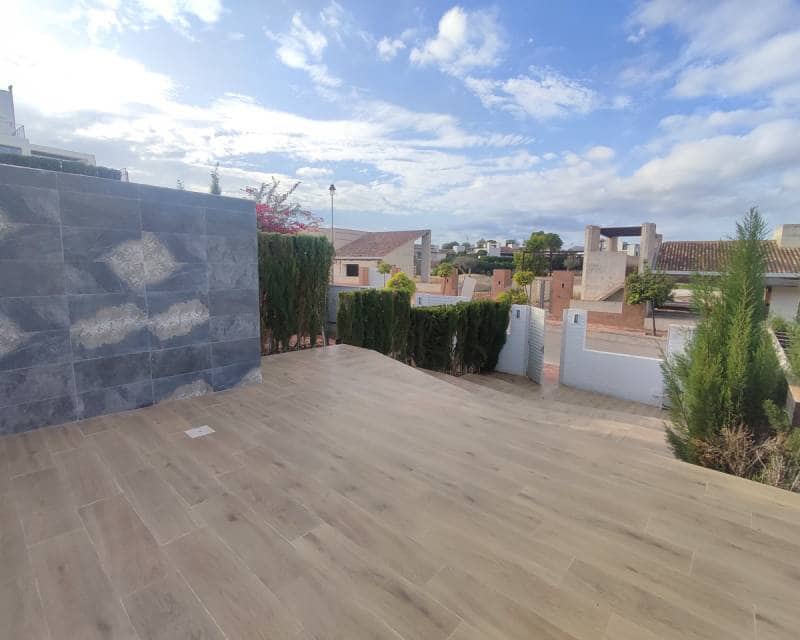 2 soveværelse Villa til salg i La Peraleja Golf Resort med swimmingpool - € 274.995 (Ref: 9360500)