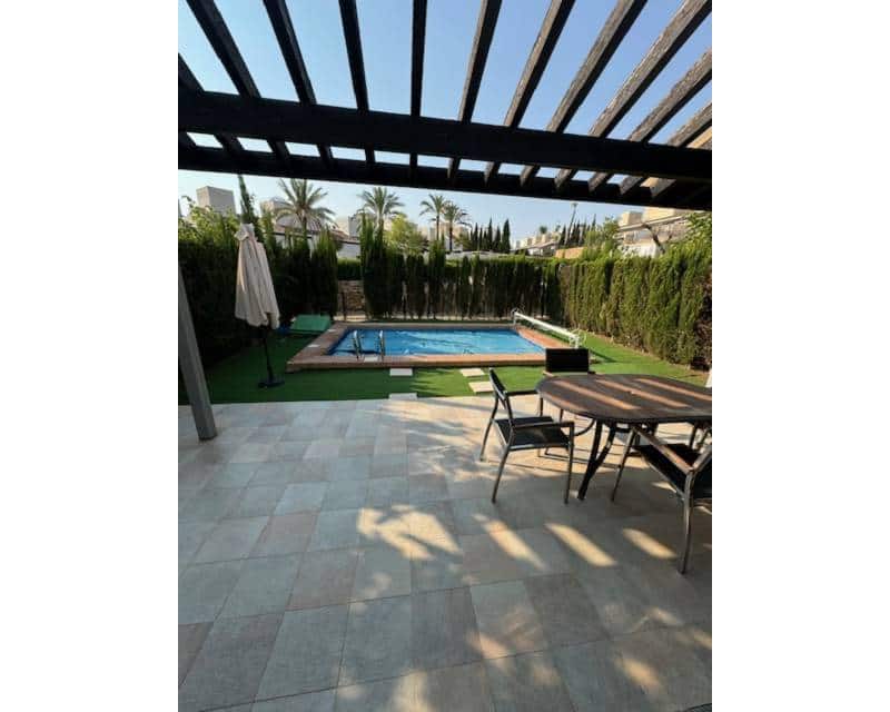 2 soveværelse Villa til salg i La Peraleja Golf Resort med swimmingpool - € 274.995 (Ref: 9360500)