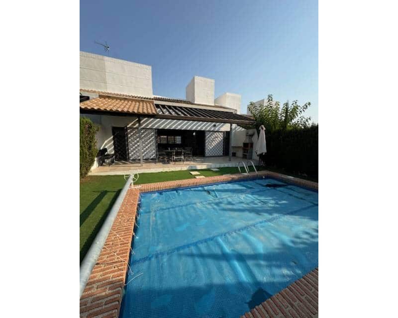 2 soveværelse Villa til salg i La Peraleja Golf Resort med swimmingpool - € 274.995 (Ref: 9360500)