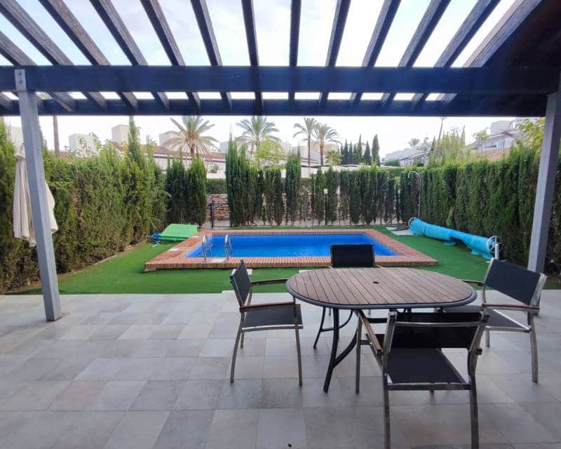 2 soveværelse Villa til salg i La Peraleja Golf Resort med swimmingpool - € 274.995 (Ref: 9360500)