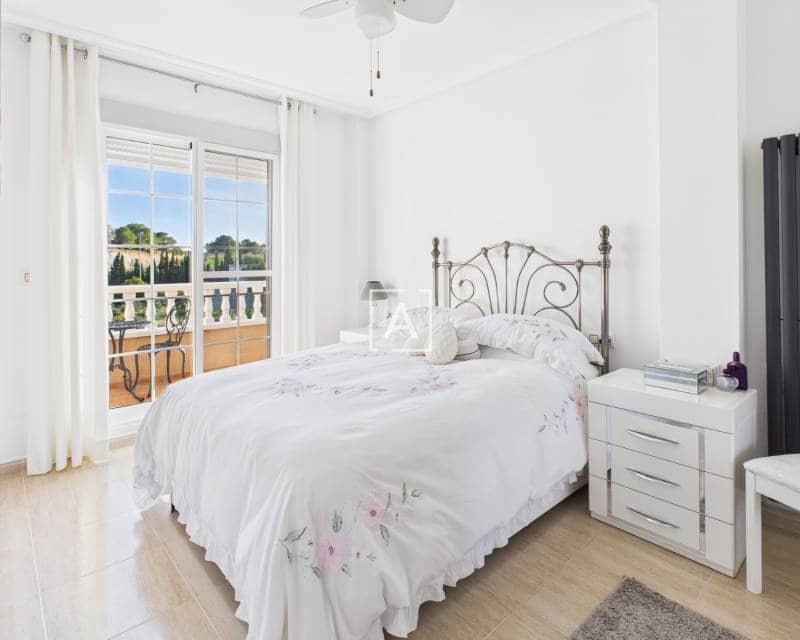 Chalet de 3 habitaciones en Pinar de Campoverde en venta con piscina - 397.500 € (Ref: 9362712)