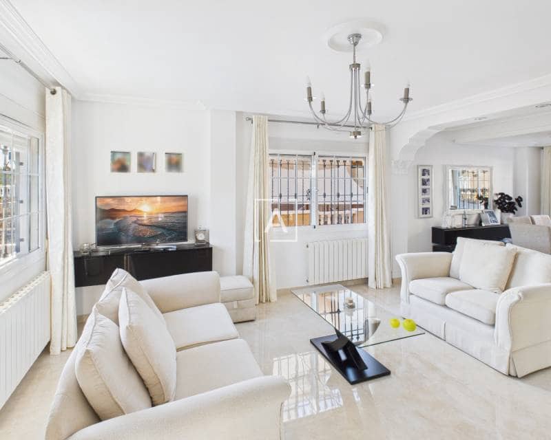 Chalet de 3 habitaciones en Pinar de Campoverde en venta con piscina - 397.500 € (Ref: 9362712)