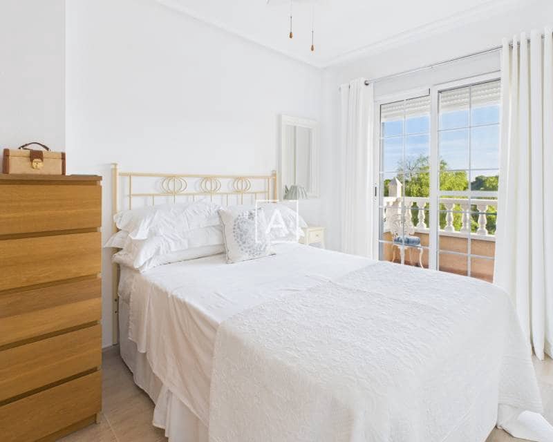 Chalet de 3 habitaciones en Pinar de Campoverde en venta con piscina - 397.500 € (Ref: 9362712)