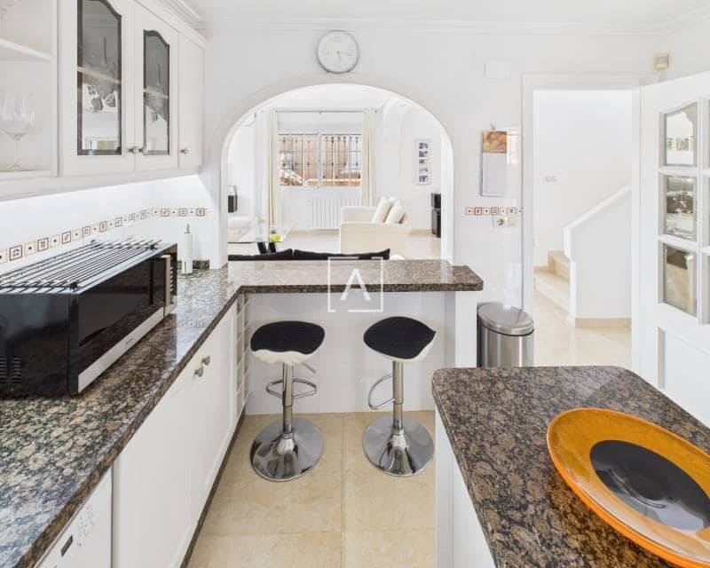 Chalet de 3 habitaciones en Pinar de Campoverde en venta con piscina - 397.500 € (Ref: 9362712)