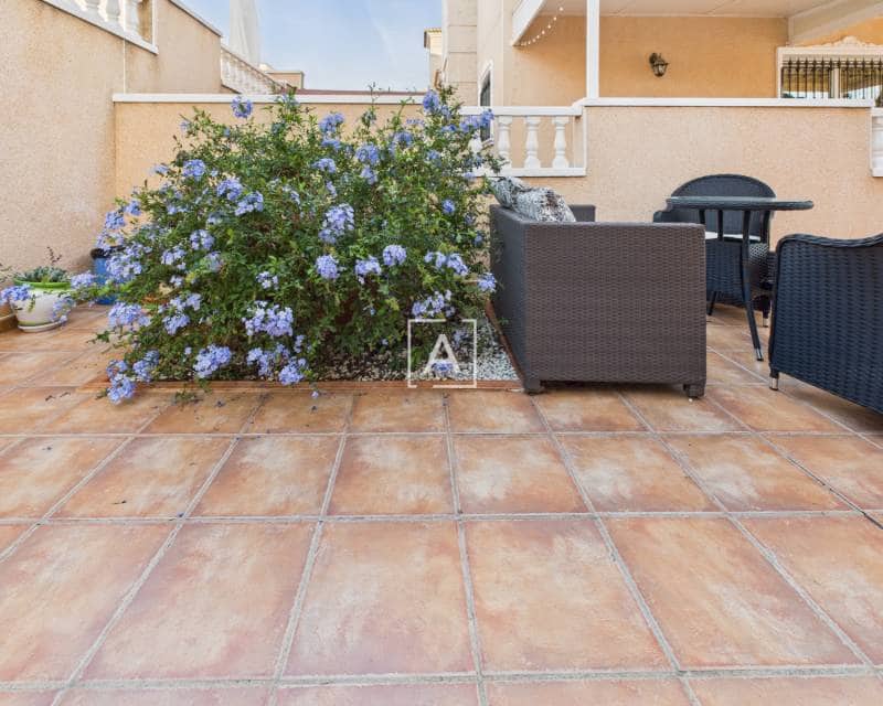 Chalet de 3 habitaciones en Pinar de Campoverde en venta con piscina - 397.500 € (Ref: 9362712)