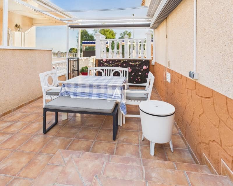 Chalet de 3 habitaciones en Pinar de Campoverde en venta con piscina - 397.500 € (Ref: 9362712)